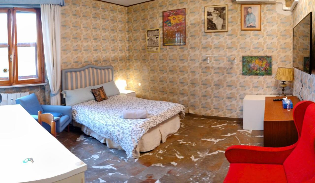 Rainbow Rooms ピサ エクステリア 写真